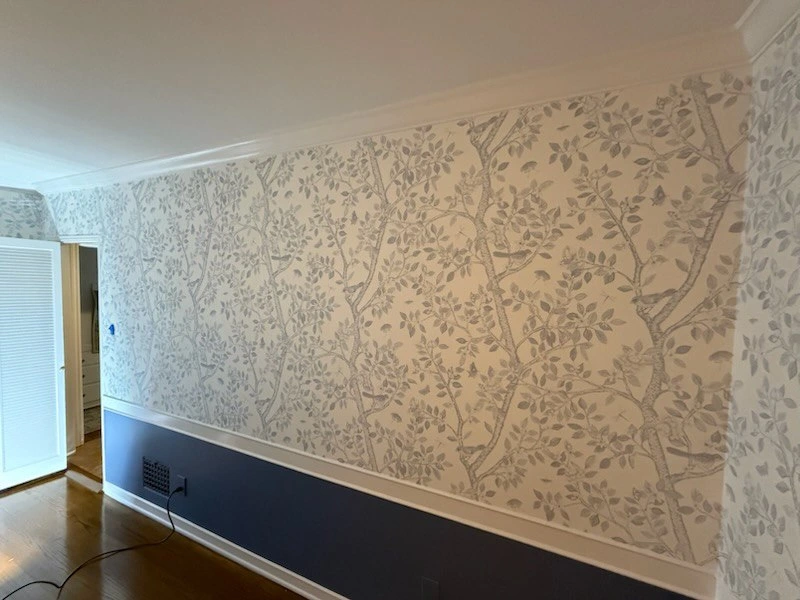 Modern wallpaper accent wall in a contemporary living space in Washington